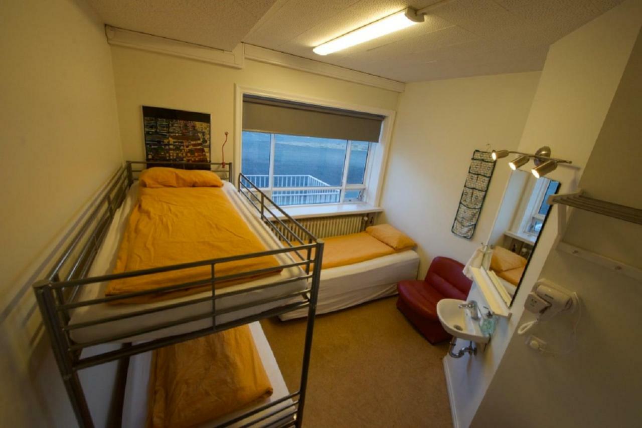 Economy Dreibettzimmer mit Gemeinschaftsbad
